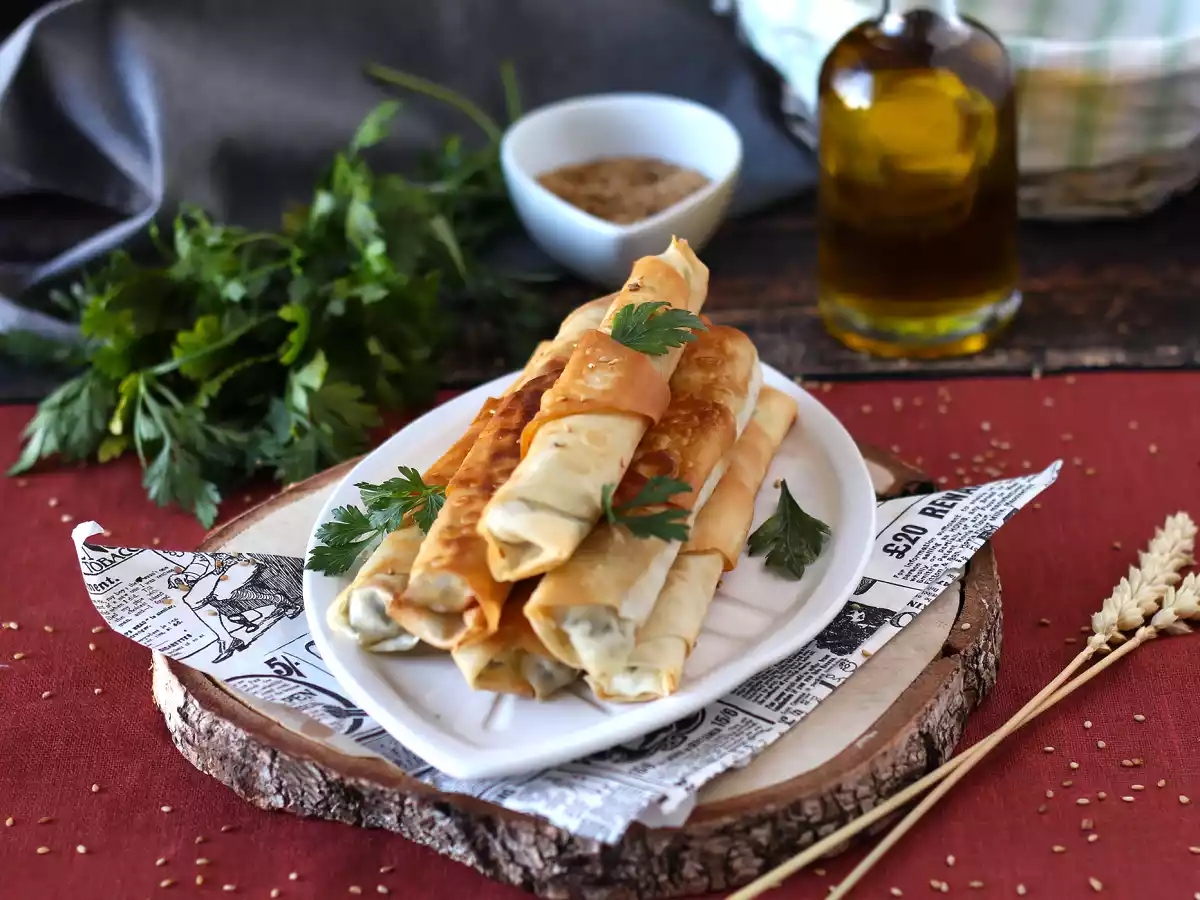 Börek, turkish bricks with feta and parsley - photo 7