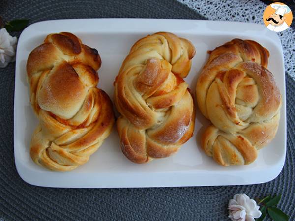 Braided brioche with apricot jam