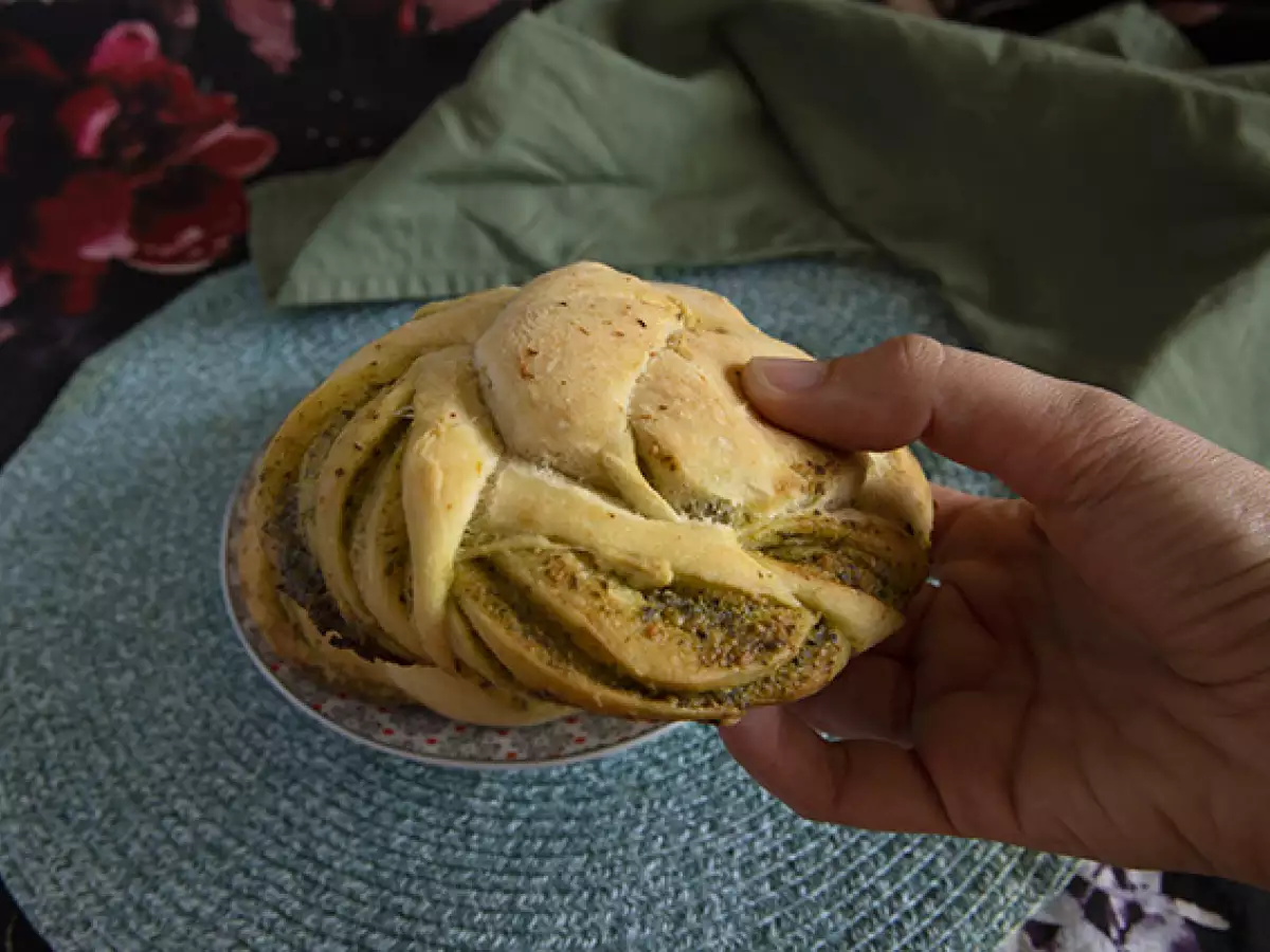 Braided Green Pesto Rolls - photo 2