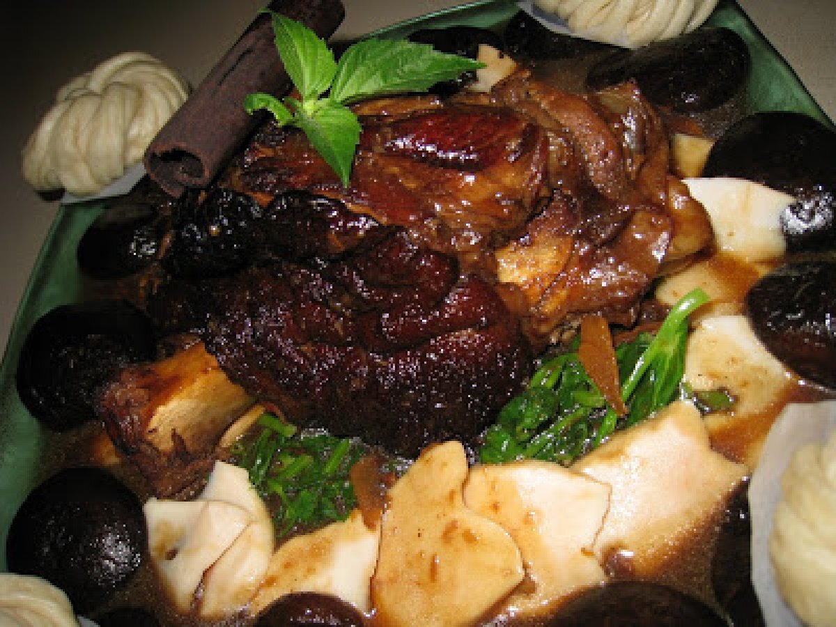 Braised Pork Shank With King Topshell - photo 6