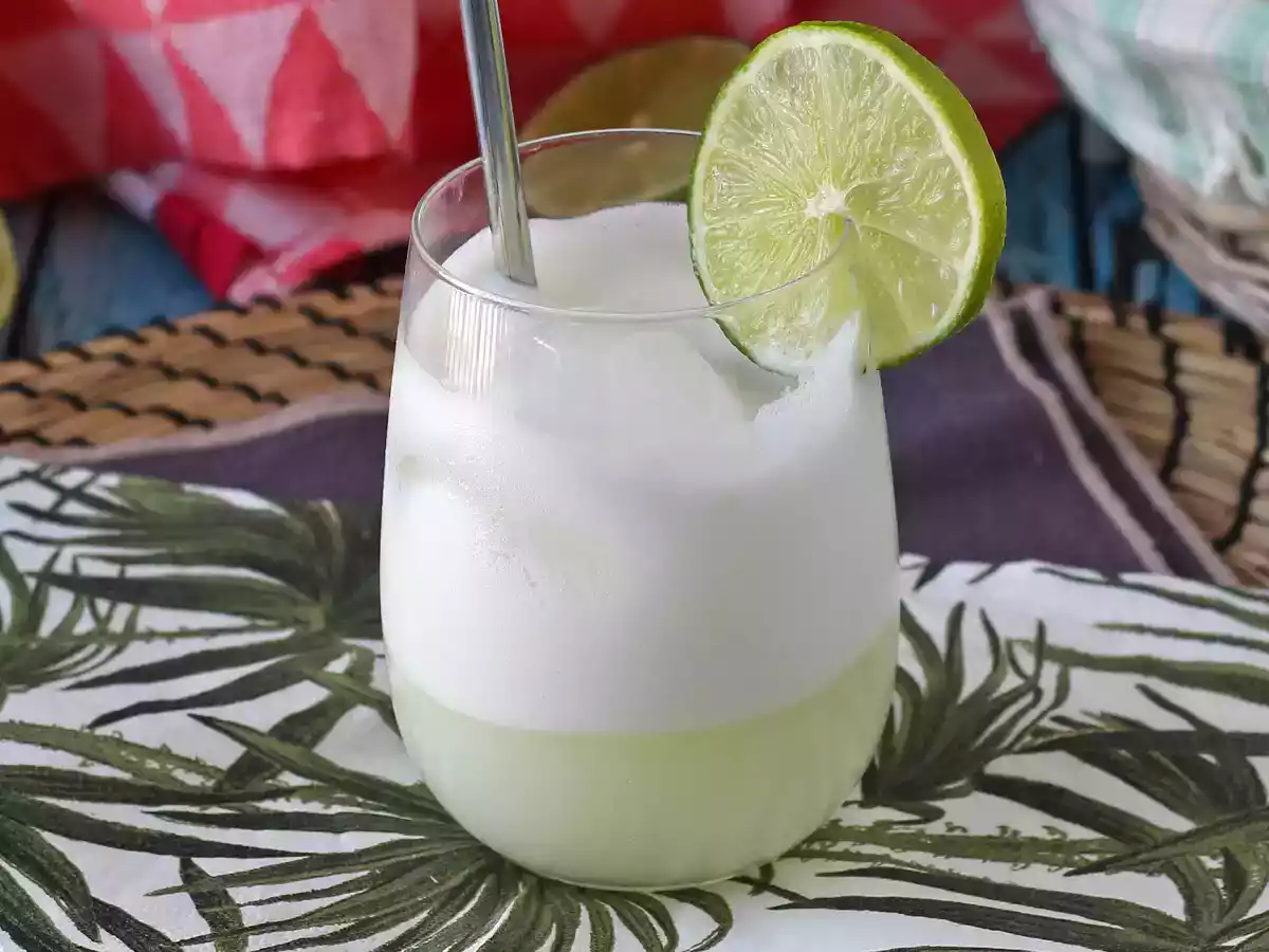 Brazilian lemonade with lime and condensed milk - photo 2