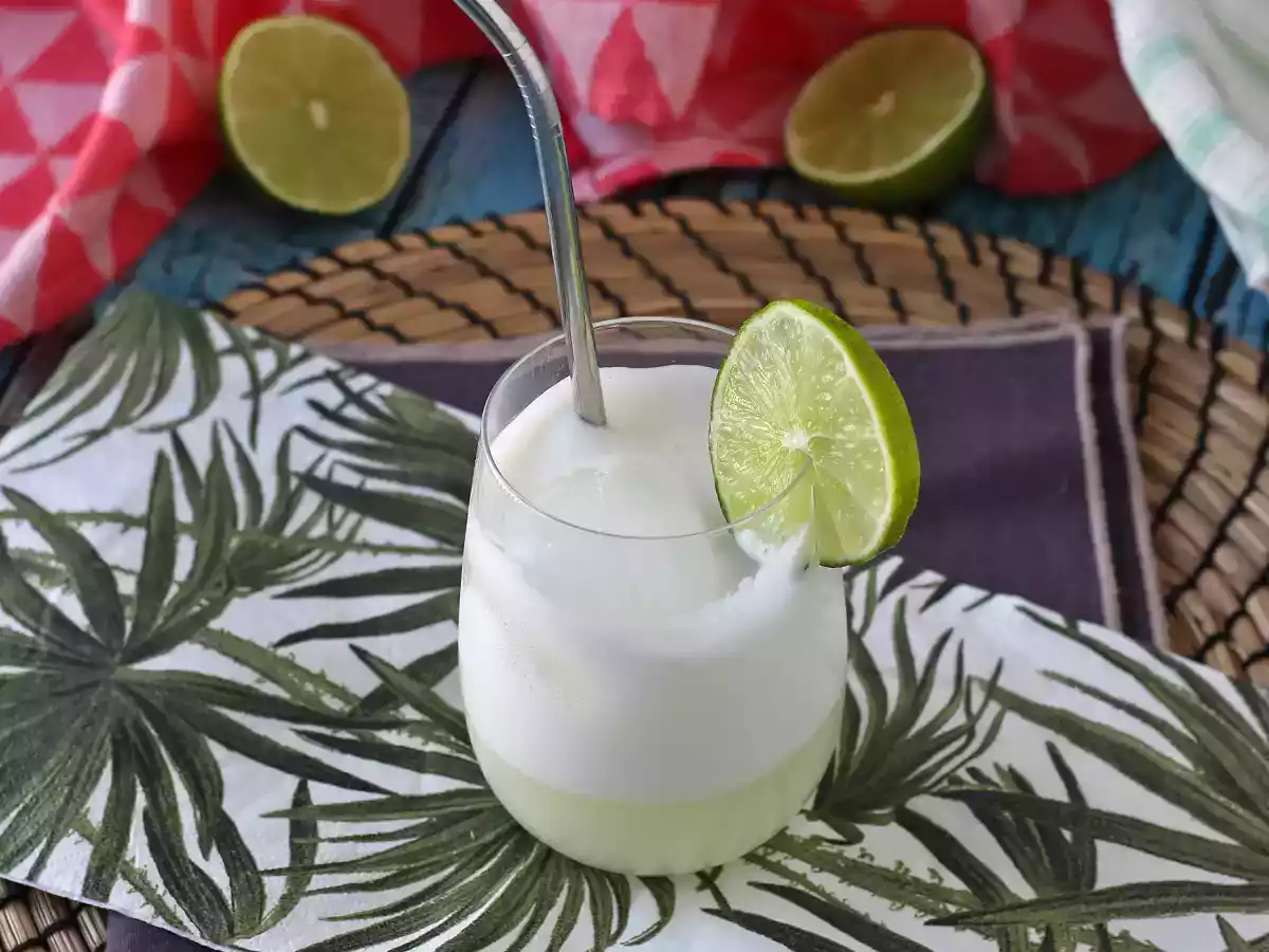 Brazilian lemonade with lime and condensed milk - photo 3