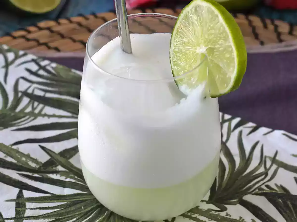 Brazilian lemonade with lime and condensed milk - photo 4