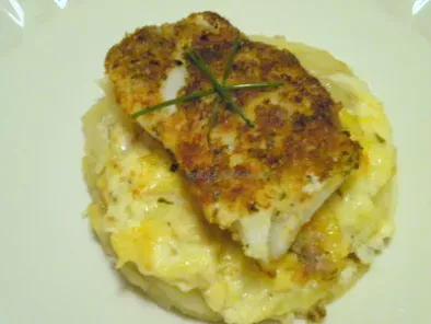 Bread crumb topped cod with scalloped potatoes - Recipe Petitchef