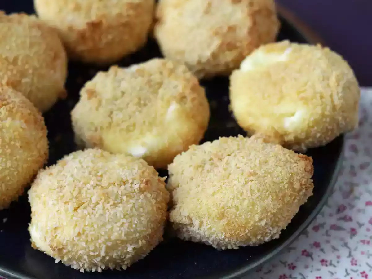 Breaded babybel cheese wheels in airfryer - photo 3