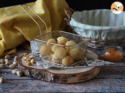 Breaded mozzarella balls in air fryer - photo 3