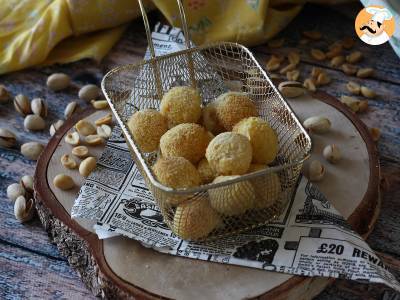 Breaded mozzarella balls in air fryer - photo 5