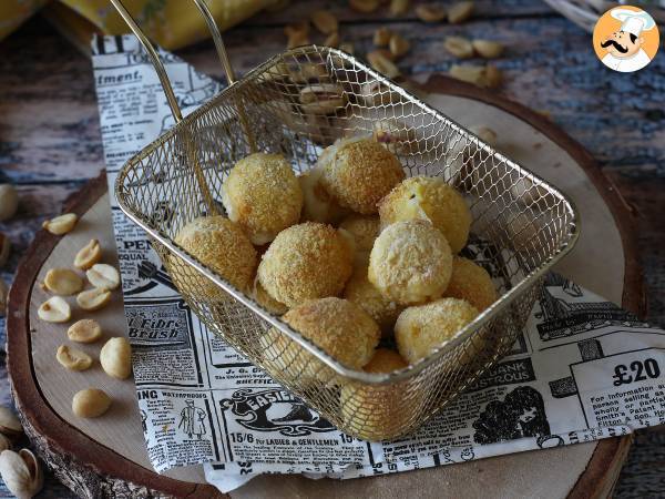 Breaded mozzarella balls in airfryer