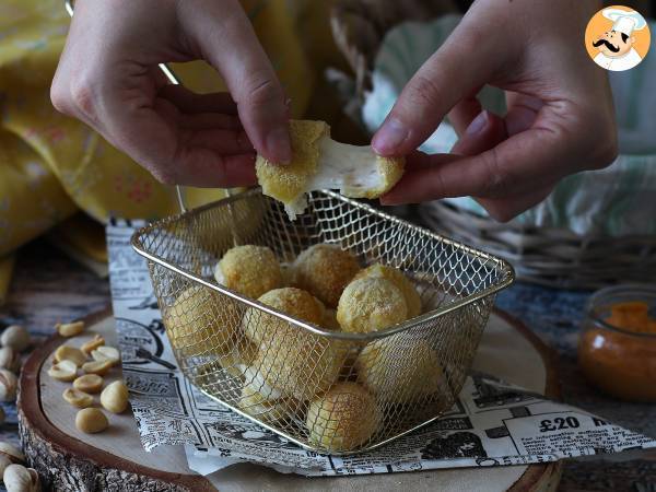 Breaded mozzarella balls in airfryer - photo 4