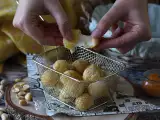 Breaded mozzarella balls in the air fryer, photo 3