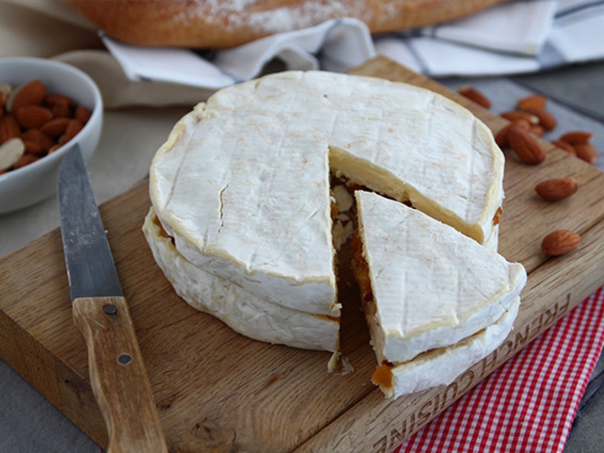 Brie cheese stuffed with apricots and almonds - photo 3