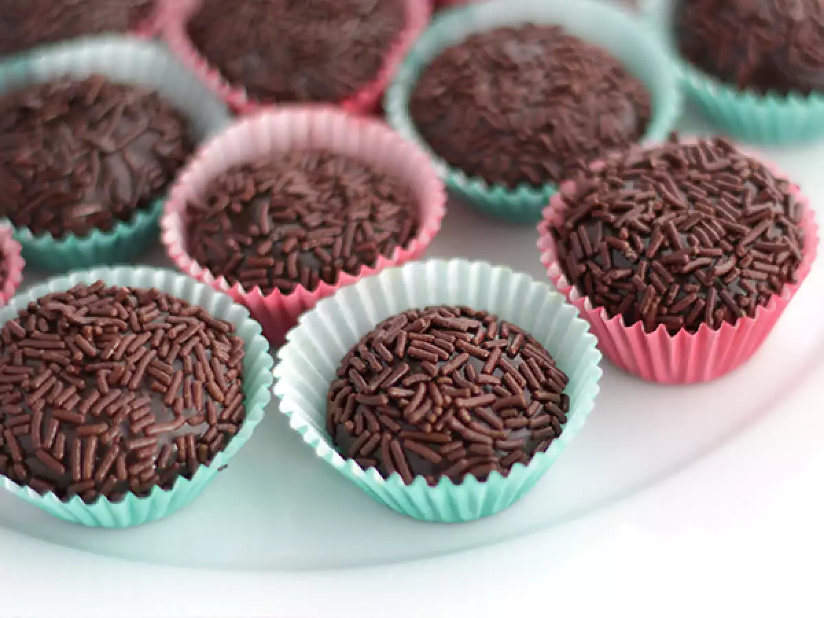 Brigadeiro, little Brazilian treats - video recipe! - photo 2