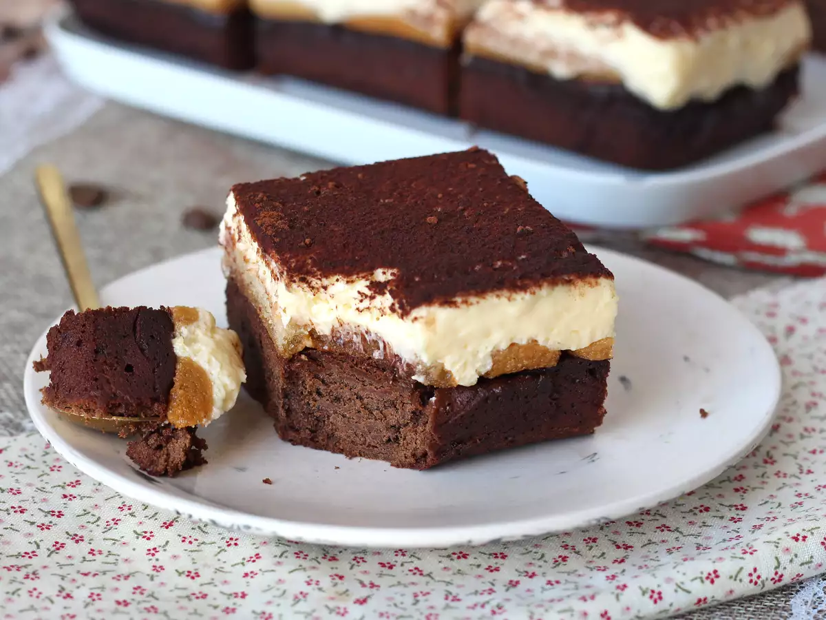 Brownies and tiramisu lovers, we've got the perfect cake for you! - photo 3
