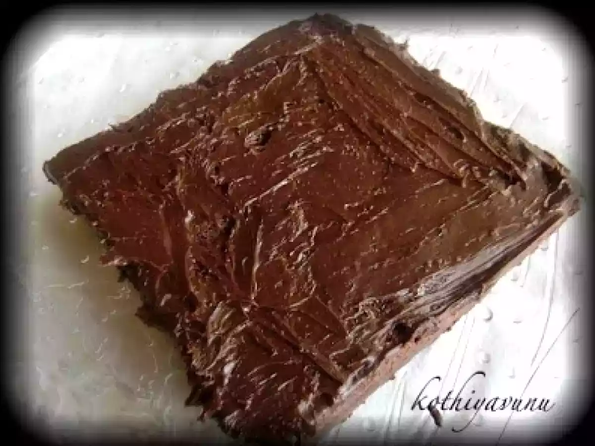Brownies with Creamy Brownie Frosting - photo 2
