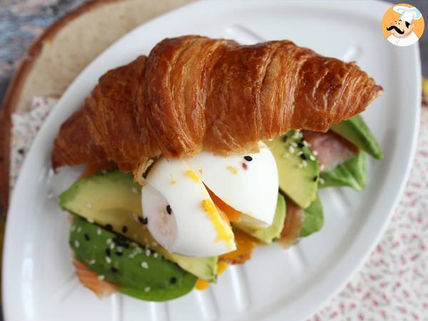 Brunch-style croissant sandwich - photo 4