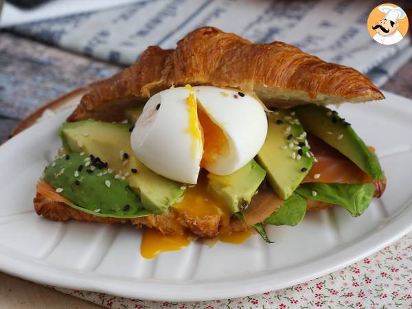 Brunch-style croissant sandwich - photo 5