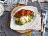 Brunch-style croissant sandwich, photo 1