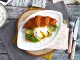 Brunch-style croissant sandwich, photo 1