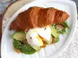 Brunch-style croissant sandwich, photo 3