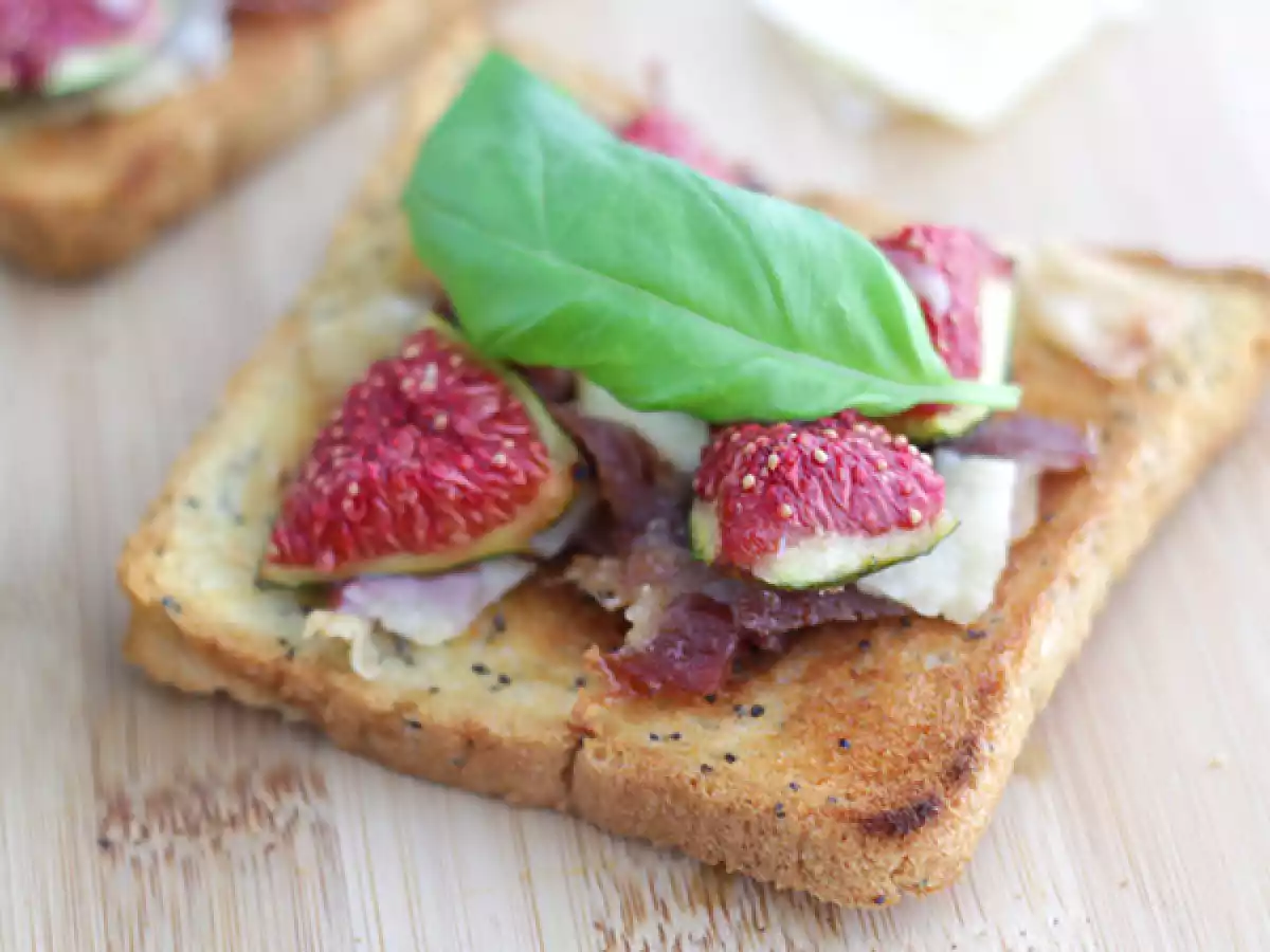 Bruschetta with figs, parmesan and proscuitto - video recipe ! - photo 2