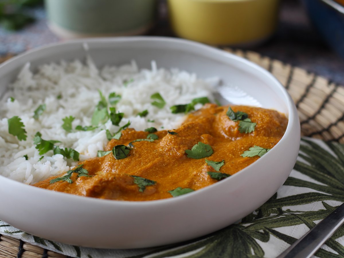 Butter chicken, the traditional Indian dish - photo 3