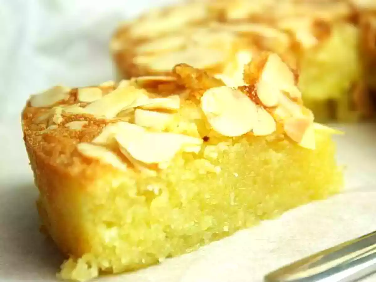 Buttery Almond and Coconut Cake - photo 2