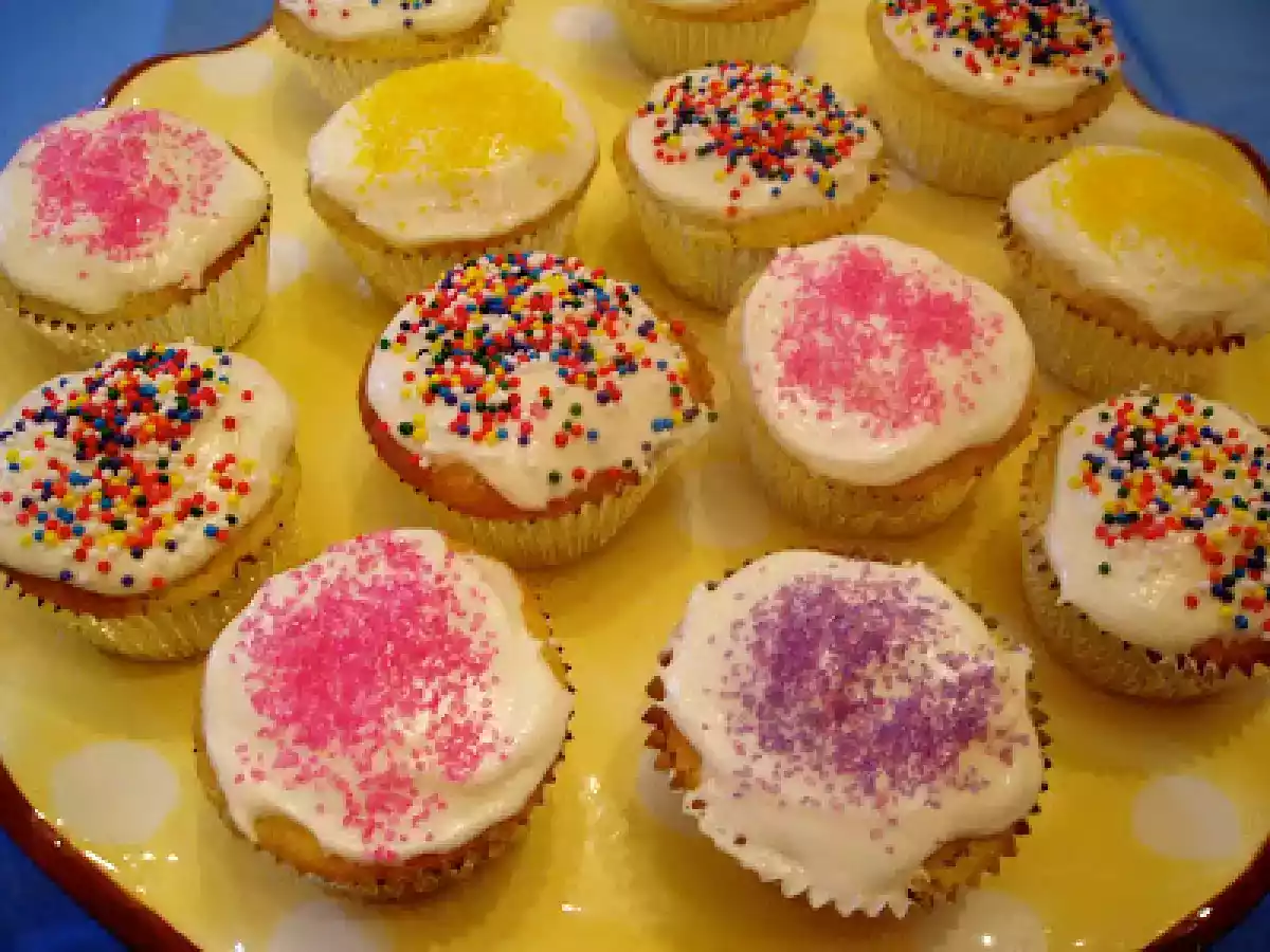 Cake with Marshmallow Creme Frosting