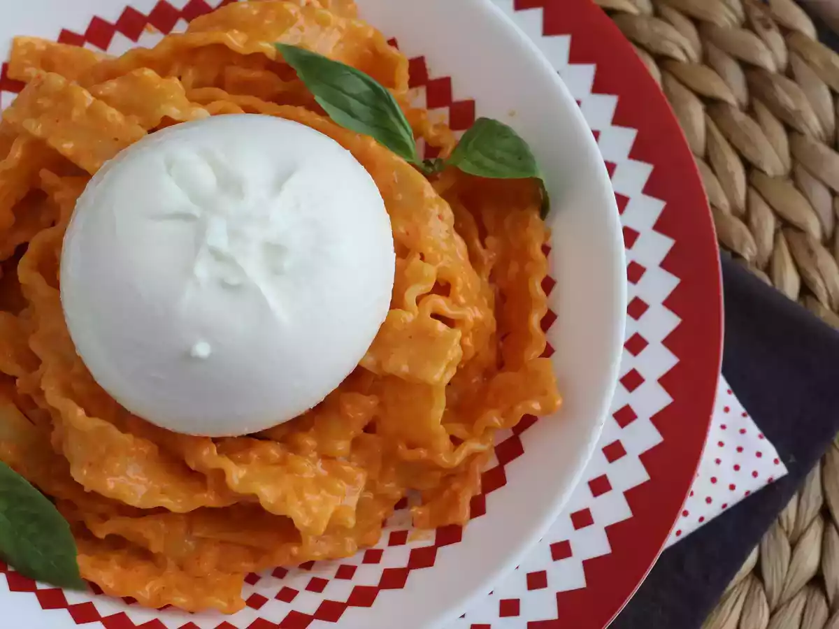 Calabrian pesto with creamy burrata
