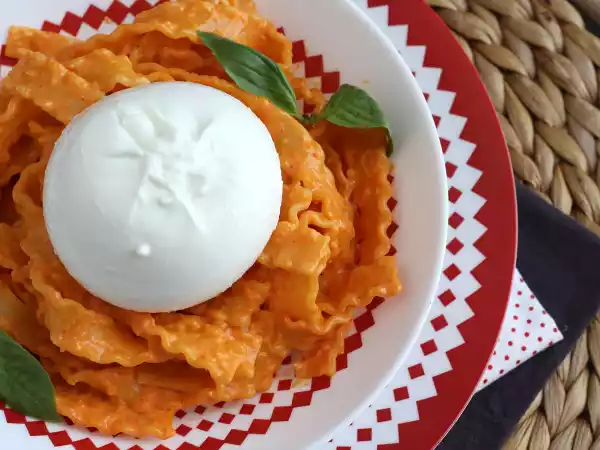 Recipe Calabrian pesto with creamy burrata