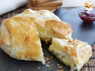 Camembert flaky pie - video recipe !