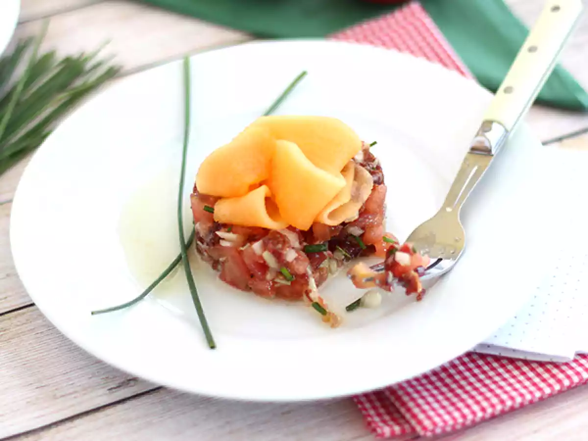 Cantaloupe and prosciutto tartare - photo 3