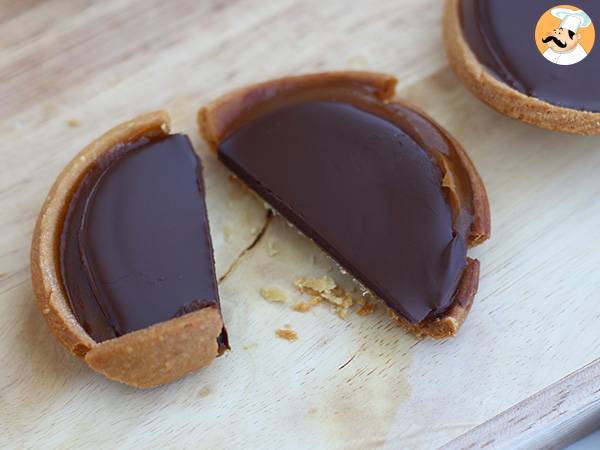 Caramel and chocolate tarts - photo 2