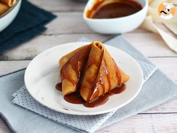 Caramelized apple crepes samosas