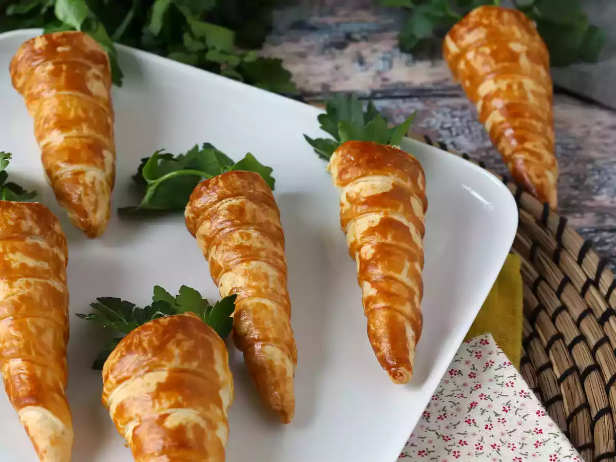 Carrot shaped croissant cones : a cute easter appetizer with goat cheese and sun-dried tomatoes - photo 2