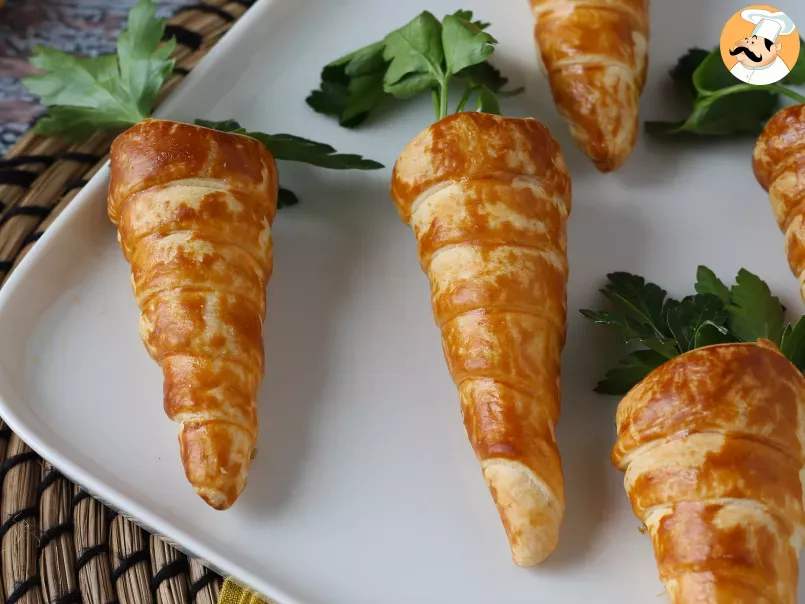 Carrot shaped croissant cones : a cute Easter appetizer with goat cheese and sun-dried tomatoes, photo 5