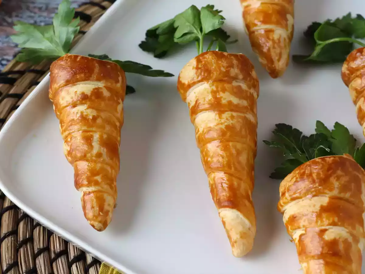 Carrot shaped croissant cones : a cute easter appetizer with goat cheese and sun-dried tomatoes - photo 5