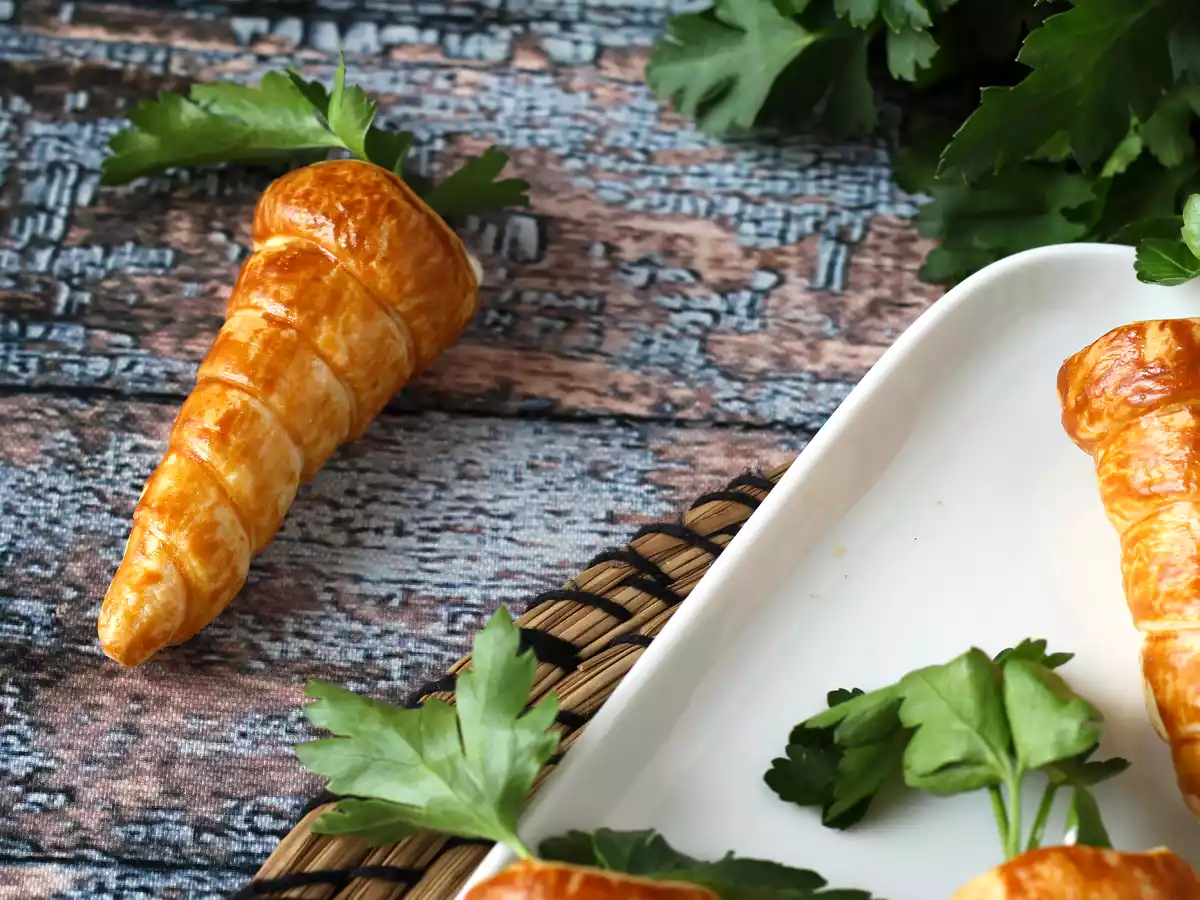 Carrot shaped croissant cones : a cute easter appetizer with goat cheese and sun-dried tomatoes - photo 6