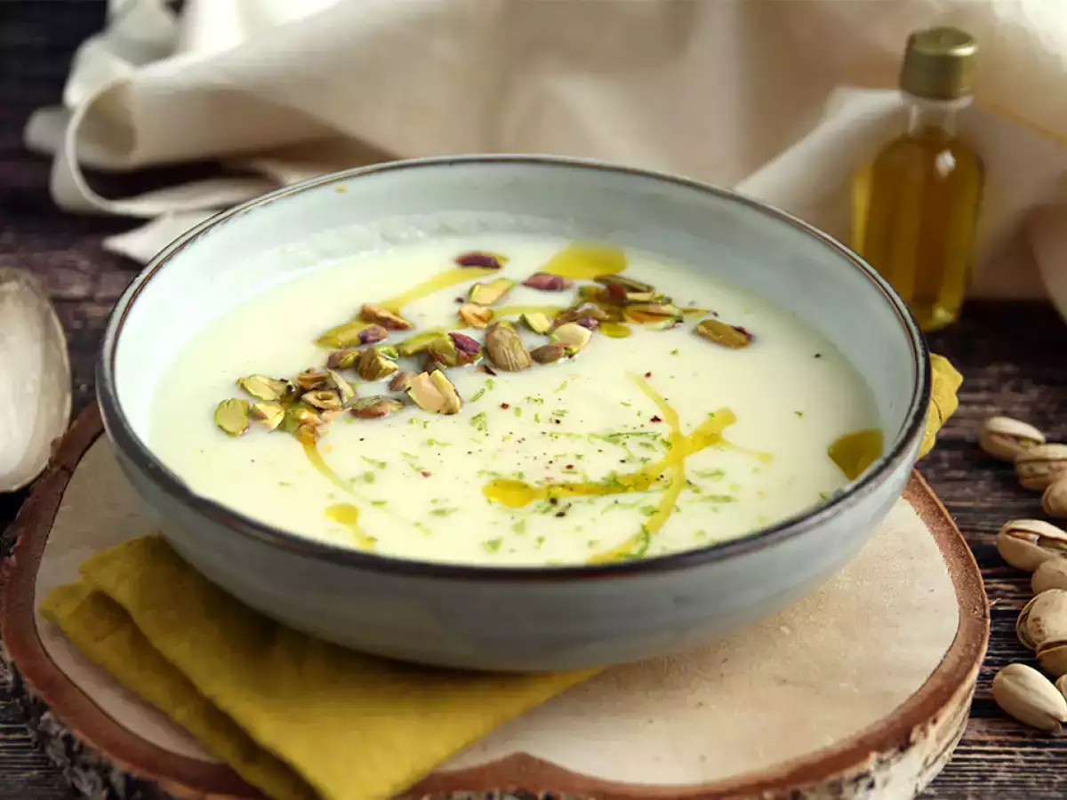 Cauliflower and pistachio soup - photo 3