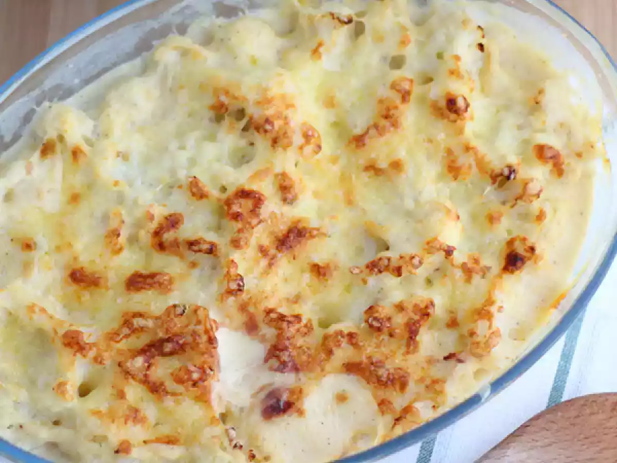 Cauliflower gratin with bechamel (white sauce) - video recipe !