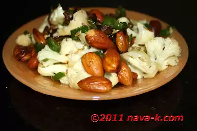 Cauliflower stir-fried with almonds recipe