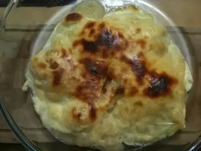 Cauliflower with Béchamel sauce (white sauce)