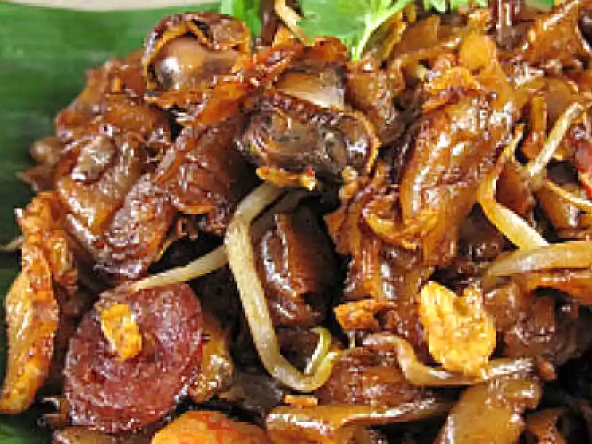 Char Kuay Teow - Fried Rice Noodle With Cockles