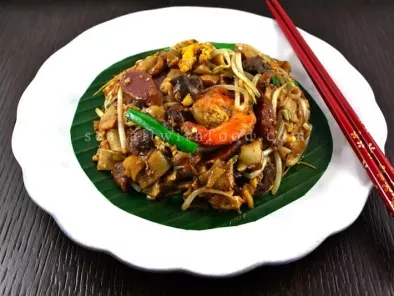 Char Kway Teow/Fried Flat Rice Noodle - photo 2