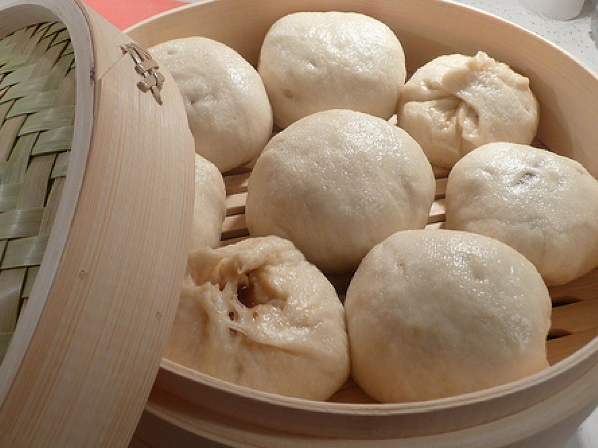 Char Siu Bao (Chinese BBQ Pork Steamed Buns)