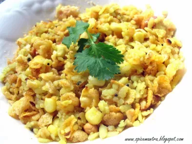 Chatpata Corn-Poha Chaat (Corn and Beaten Rice Chaat recipe)