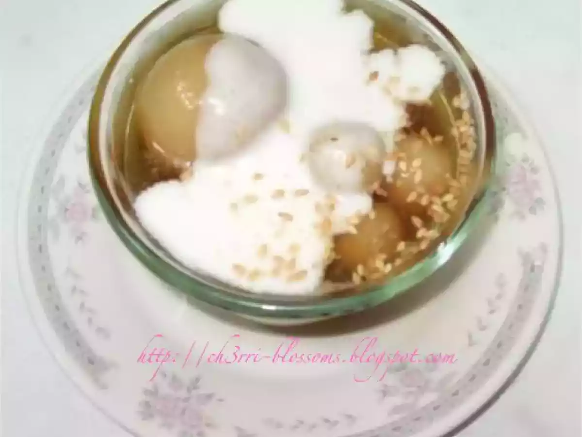 Che Troi Nuoc (Sticky Rice Dumpling w/ Ginger Syrup)