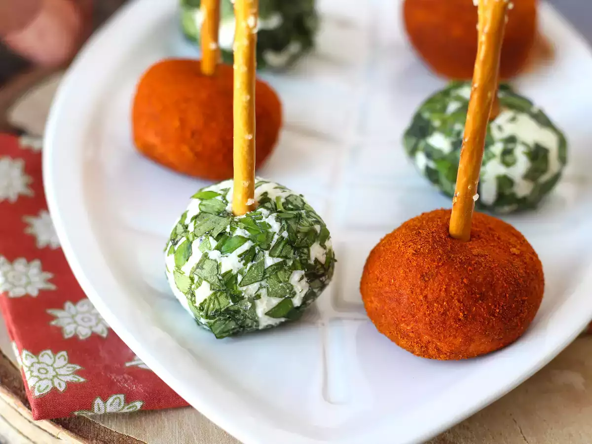 Cheese ball appetizers - photo 4