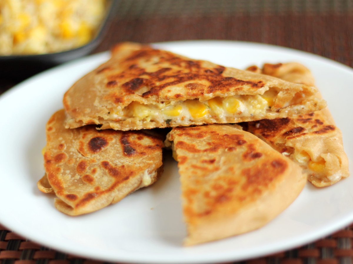 Cheese Corn Pizza Paratha Recipe