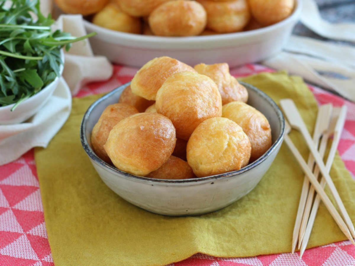 Cheese puffs - Video recipe!