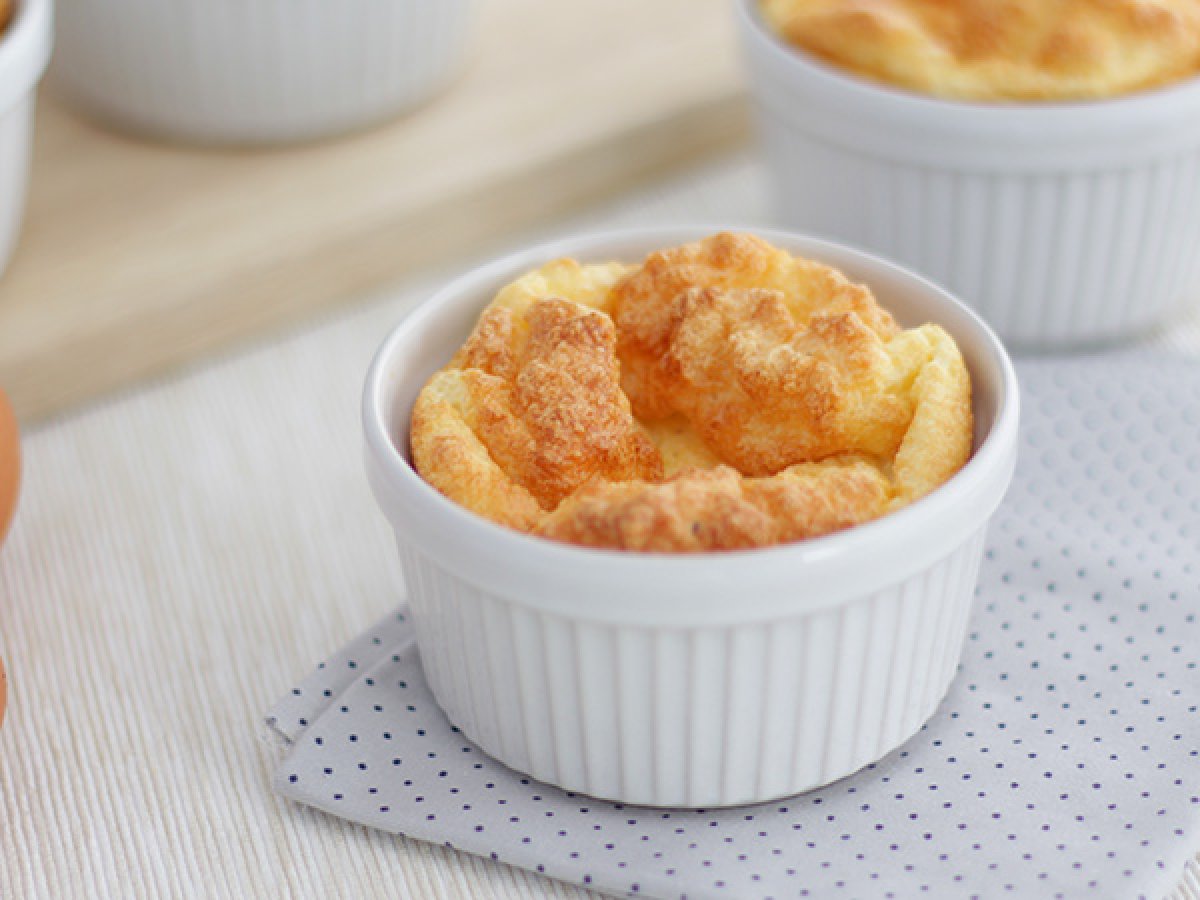 Cheese soufflé - Video recipe !